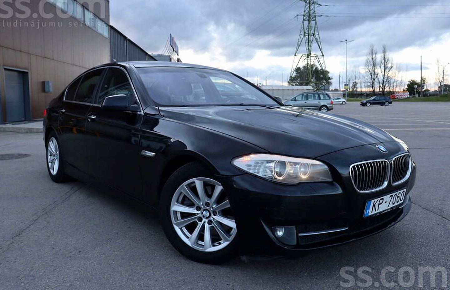 BMW 520 — foto 2